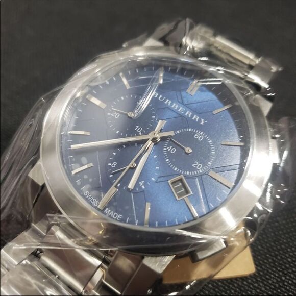 NIB Blue Burberry Watch - Picture 13 of 15